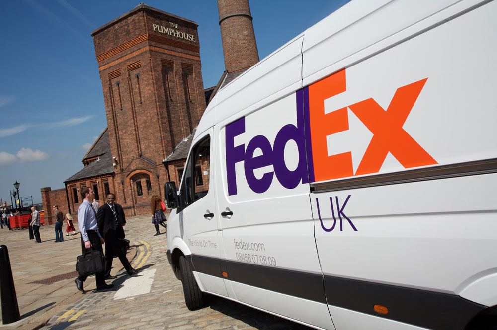 Track your FedEx UK parcels and mails delivery
